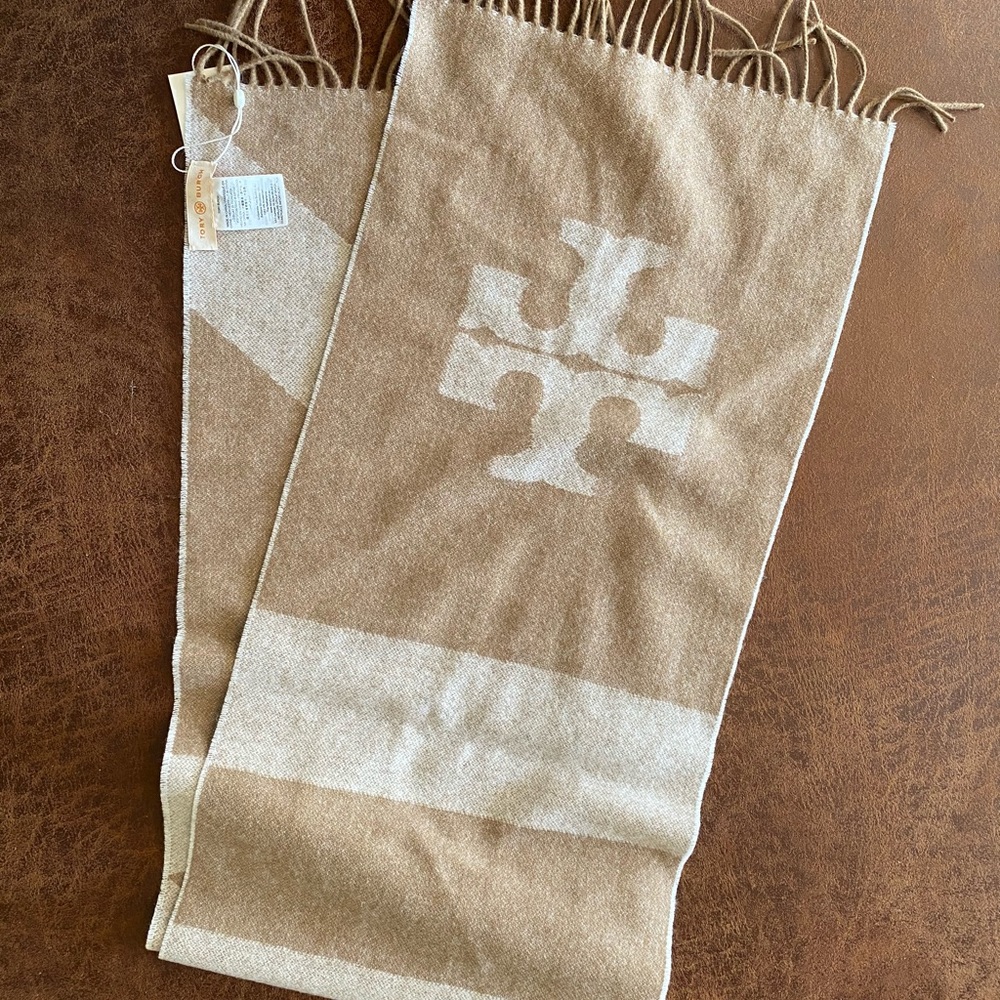 NWT Tory Burch Scarf